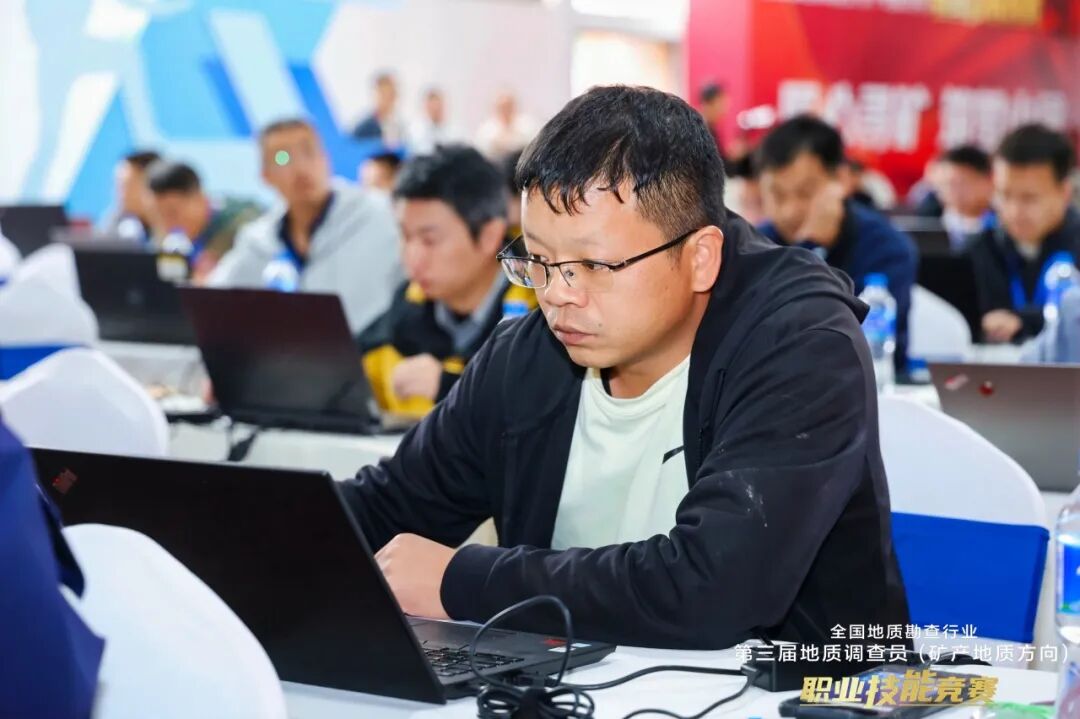 丈量过澜沧江畔1700米高差的绝壁陡崖