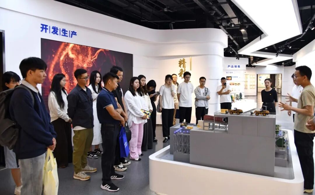 引导团员青年主动投身开云平台正版官网