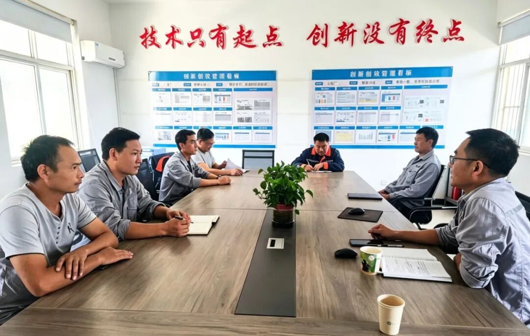 一块金属记录板默默见证着这场蜕变